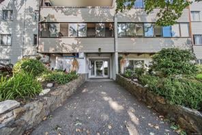 401-1124 Esquimalt Rd