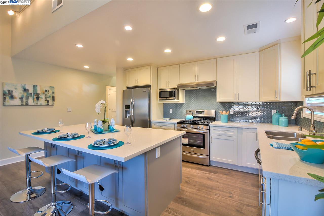 8455 Peachtree