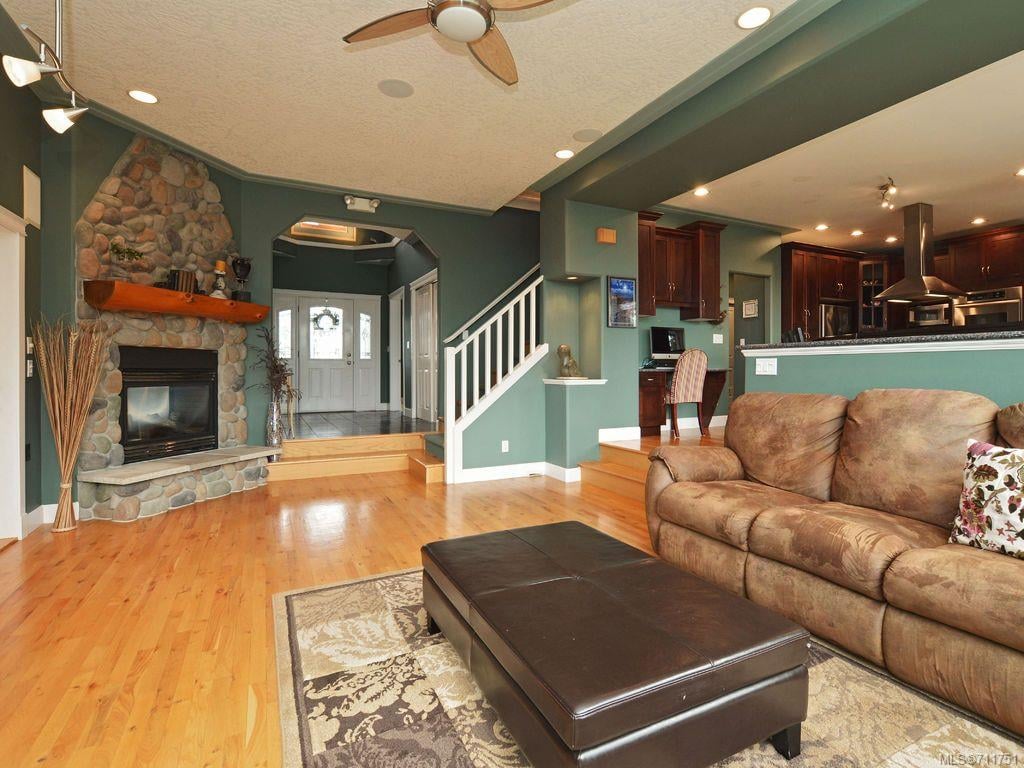 701 Highlands Park Terr