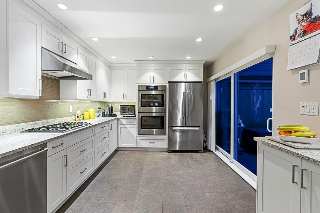 203 W 18th St