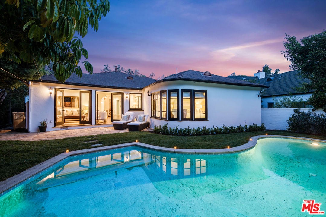 1301 Club View Drive