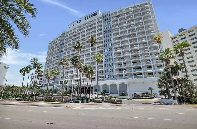 5401 Collins Ave #411 Miami Beach, Ocean View with Balcony