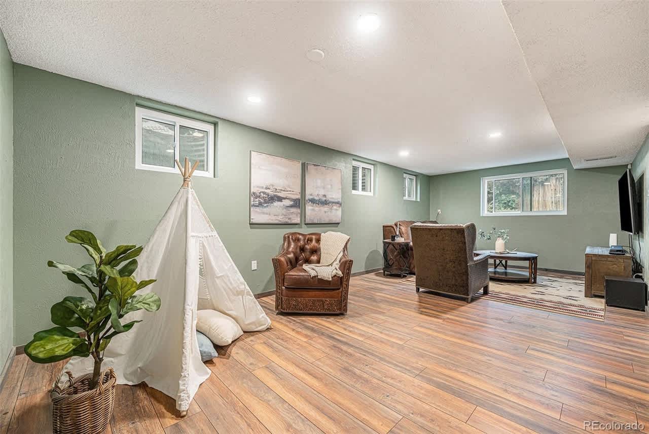 12475 W Iowa Dr
