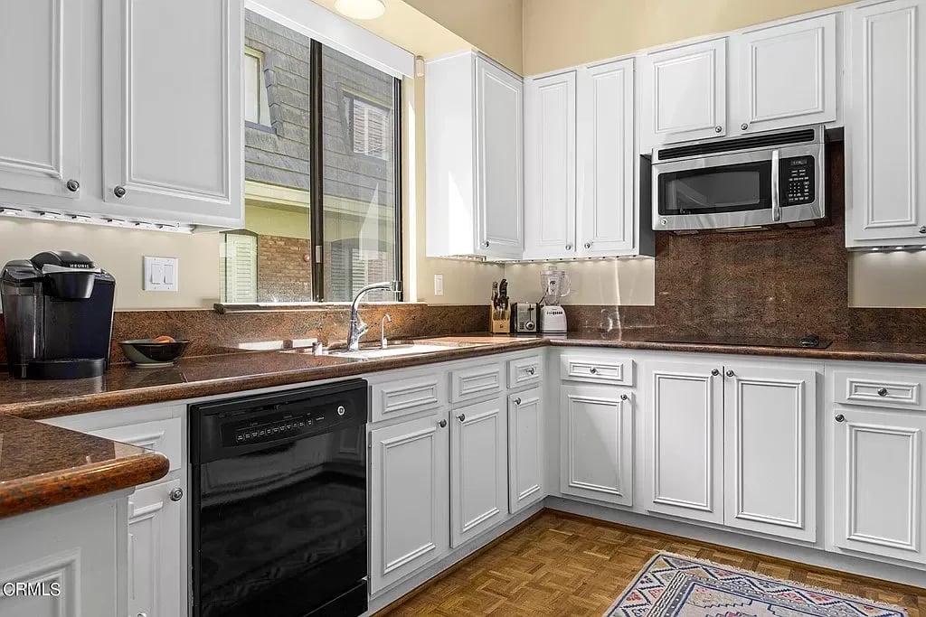 211 S Orange Grove Blvd Apt 8