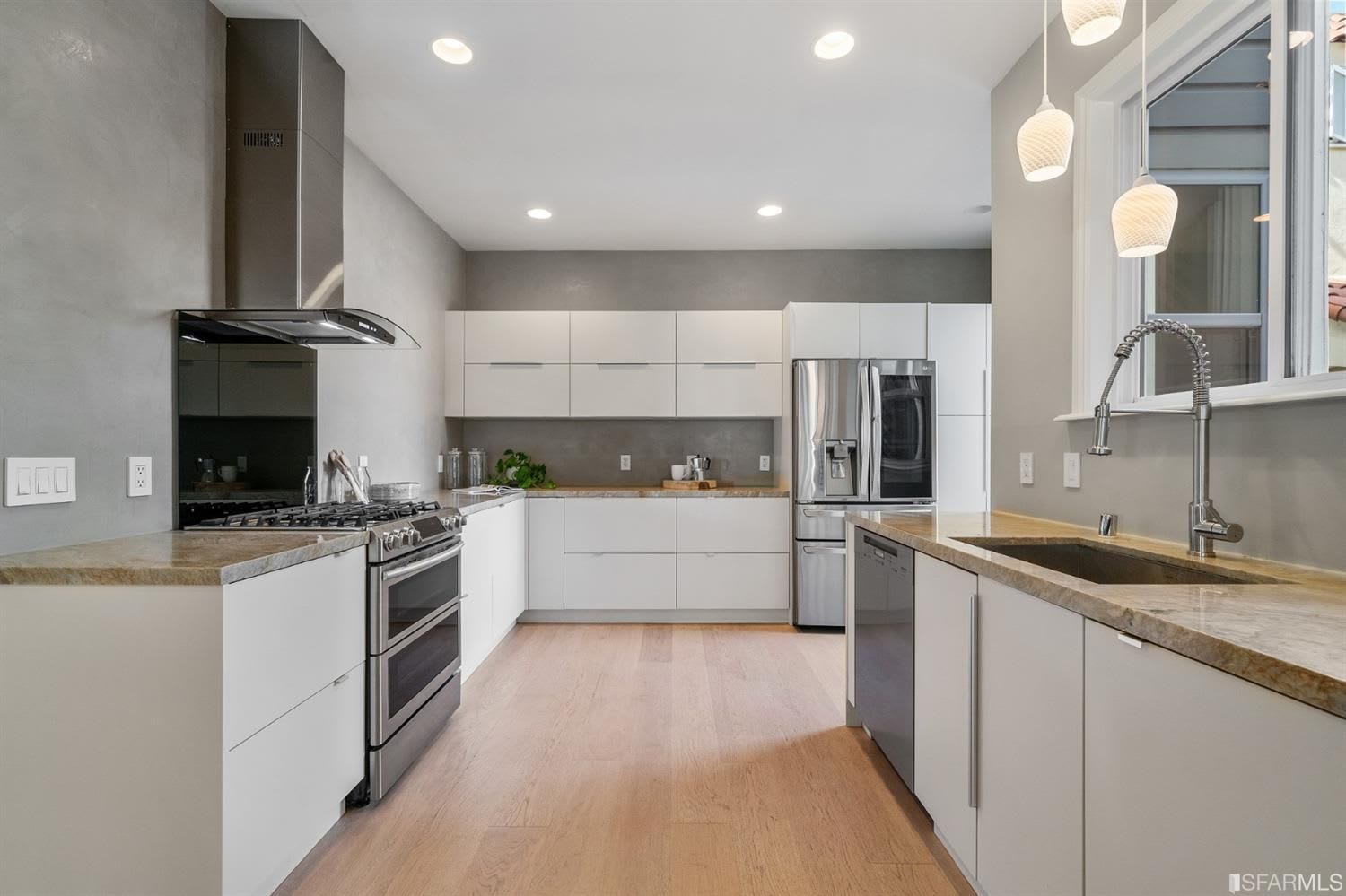 3553 Divisadero