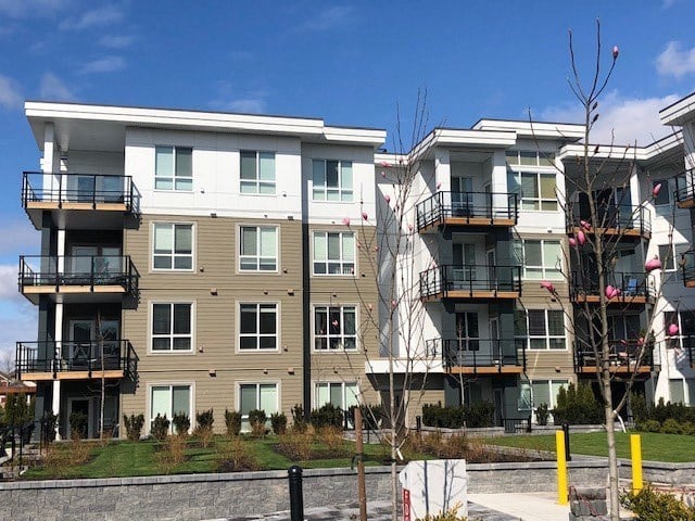 206-4690 Hawk Ln