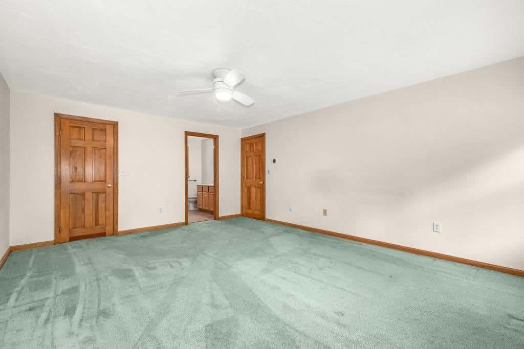1010 Flat Hill Rd