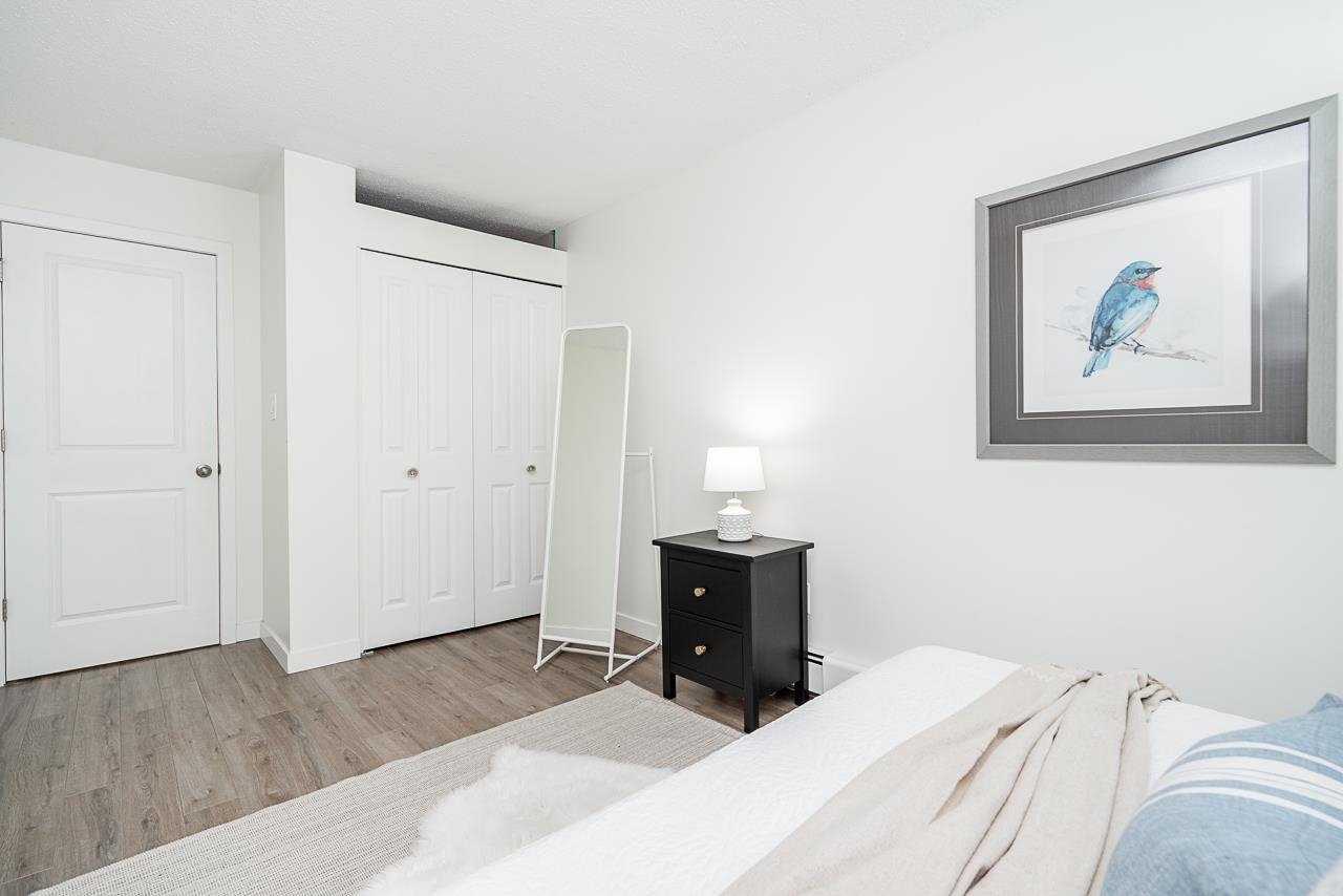 122-1040 King Albert Ave