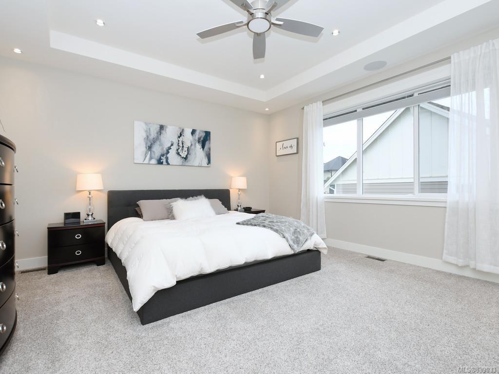 1401 Grand Forest Close