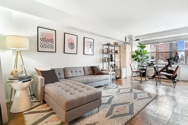 205 Third Avenue Unit: 18F