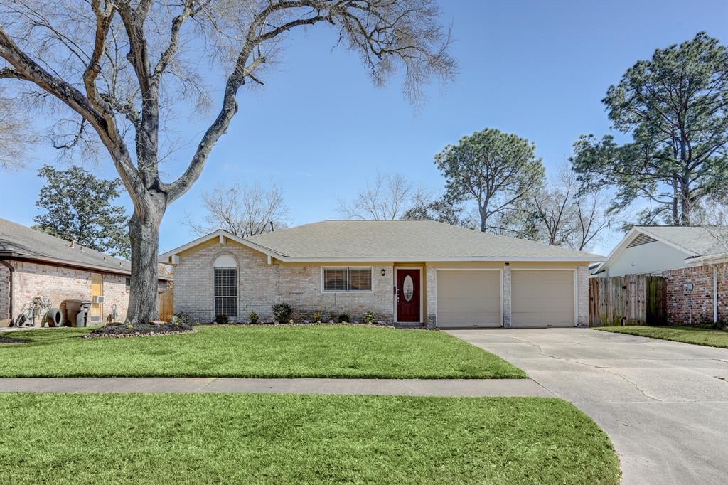738 Seafoam Rd