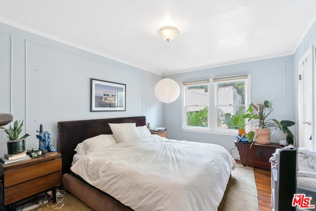 933 N Crescent Heights Blvd