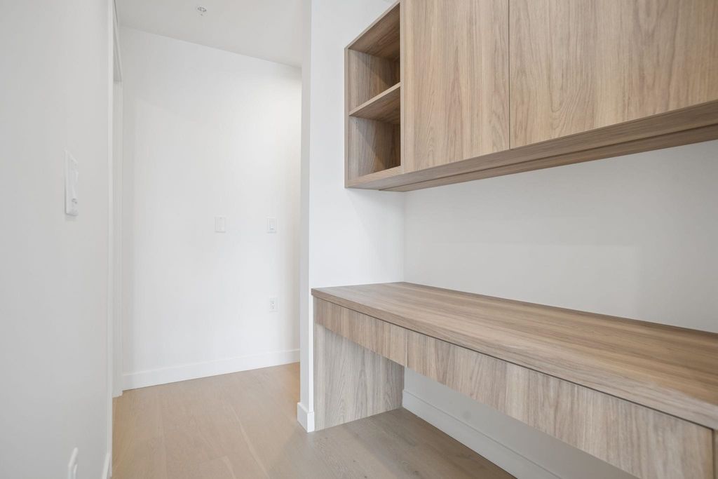 8398 Oak Street 202, Vancouver