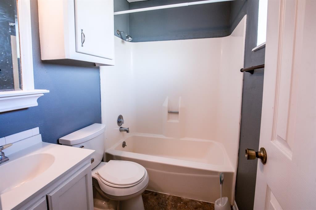 437 N Meinecke St Bellville, Tx 77418