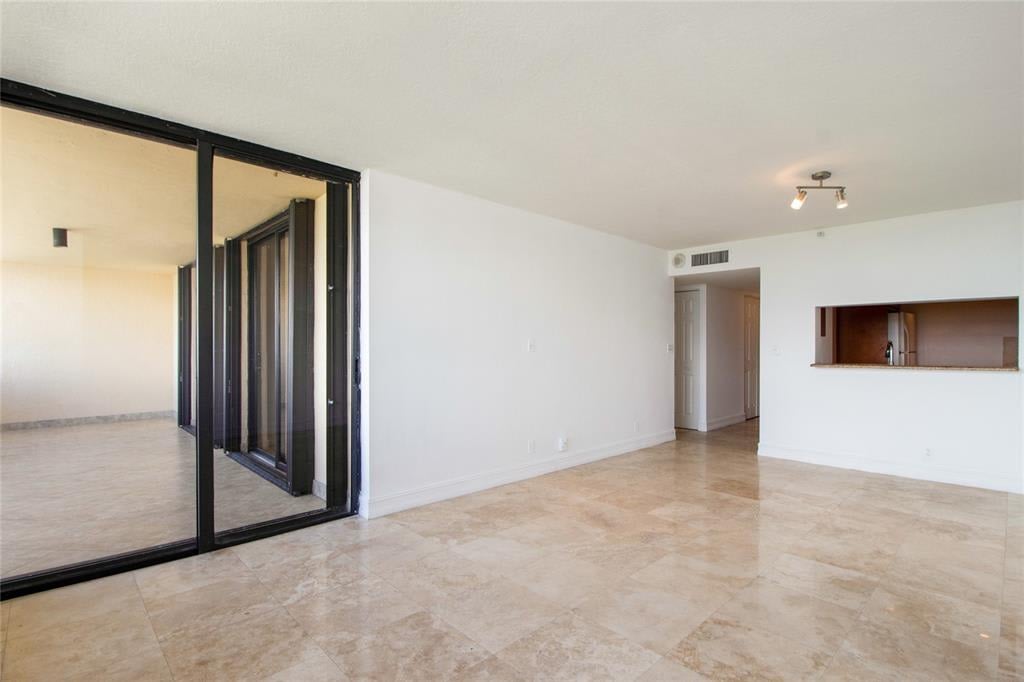 2555 Collins Ave Unit PH208