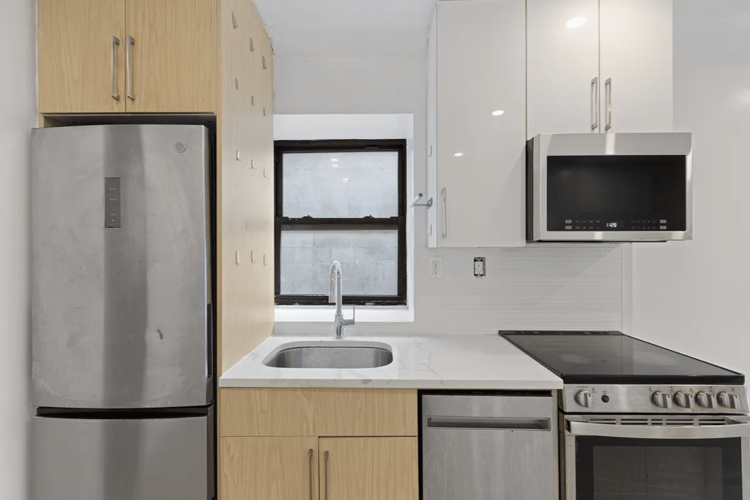 879 Dekalb Avenue, Apt 2