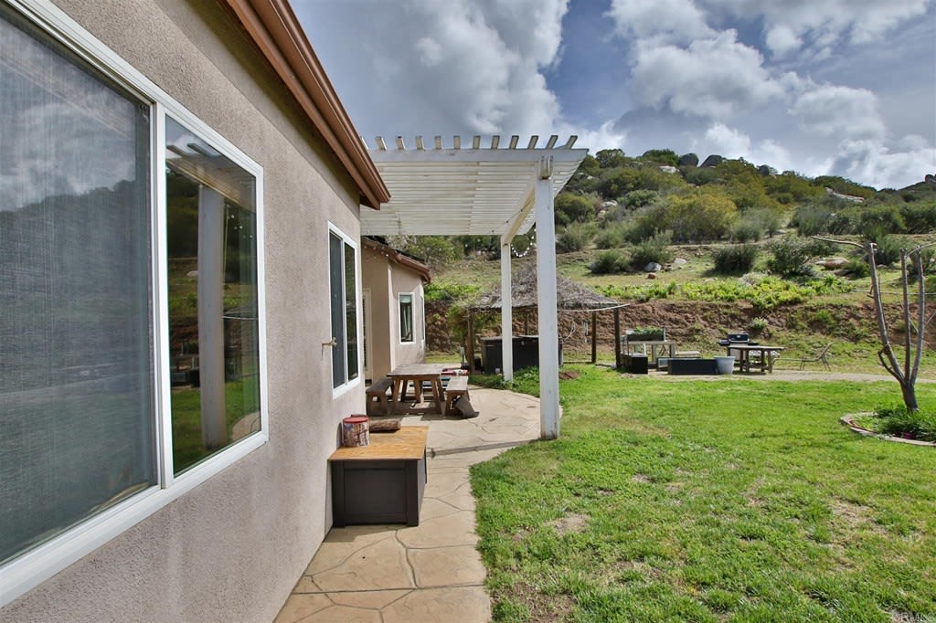 415 Peutz Valley Rd