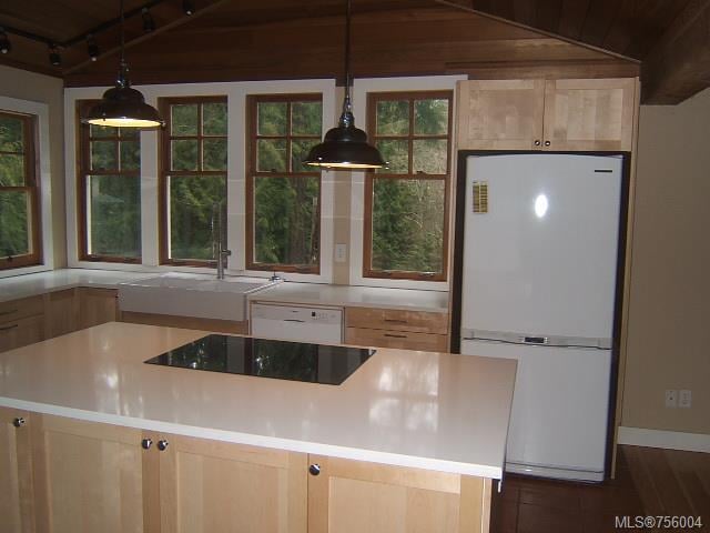 660 Millstream Lake Rd, Highlands