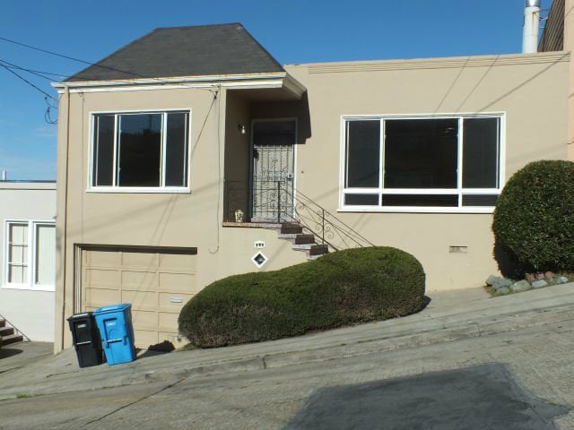 55 ROBINSON DR