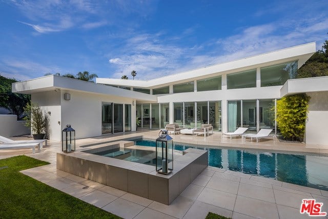 Sapphire Oasis