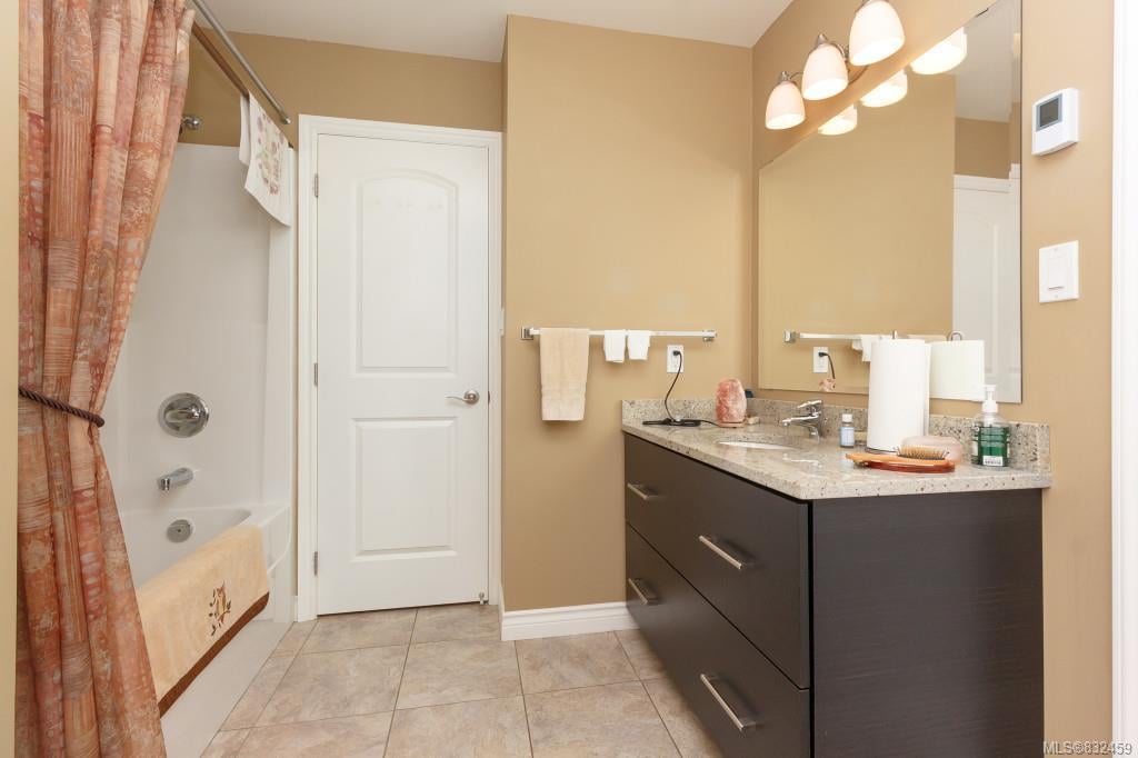 106-2038 Gatewood Rd, Sooke