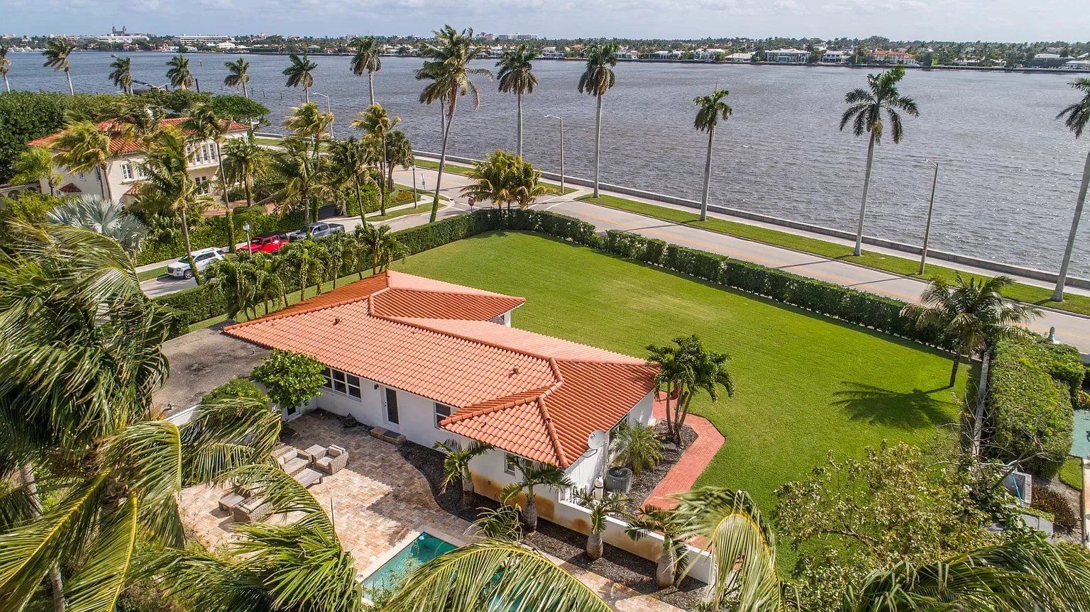2501 S Flagler Dr