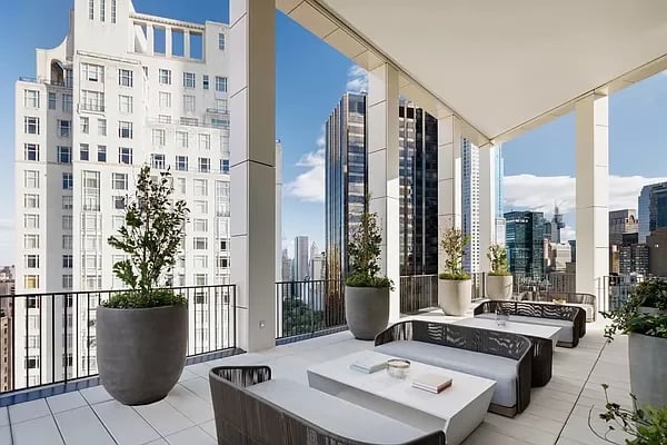 15 West 61st Street Unit: 5B