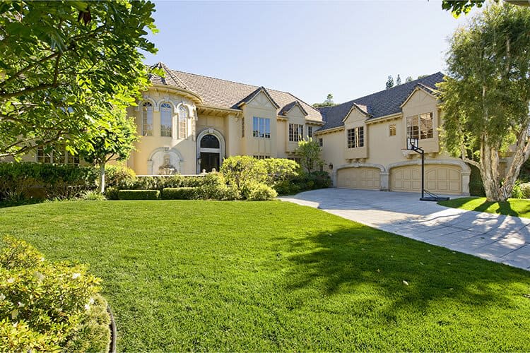 3858 HAYVENHURST DR