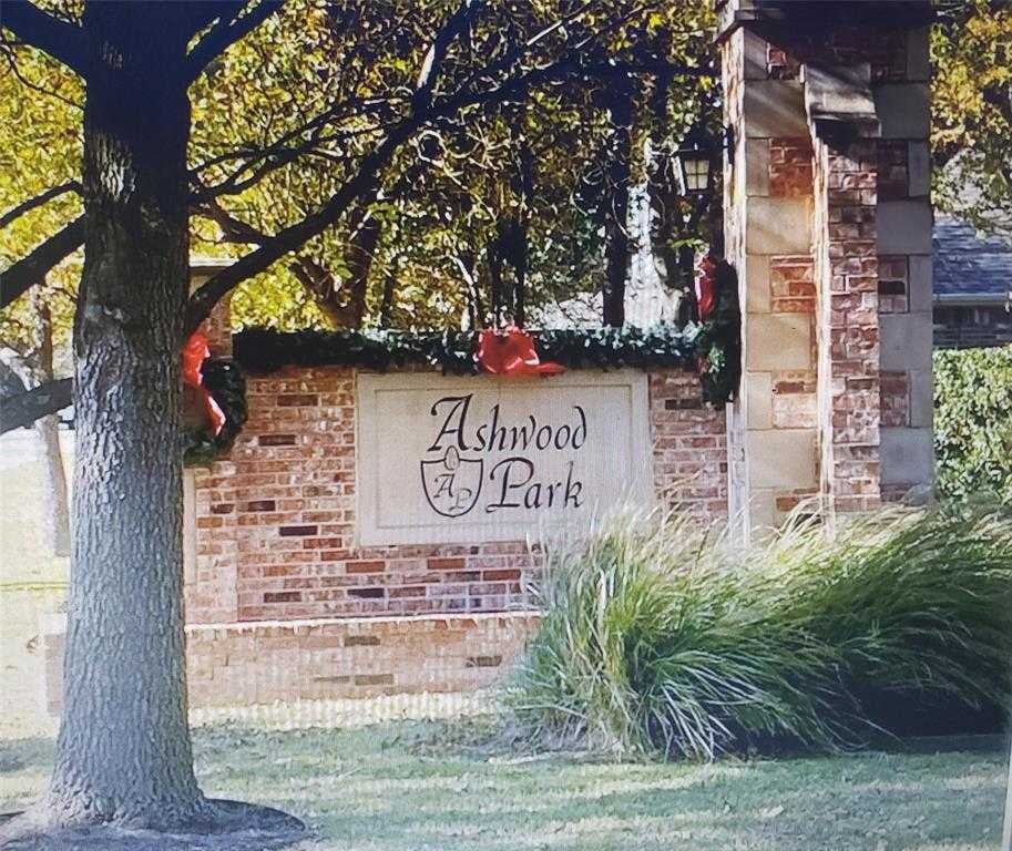 1104 Autumnwood Drive