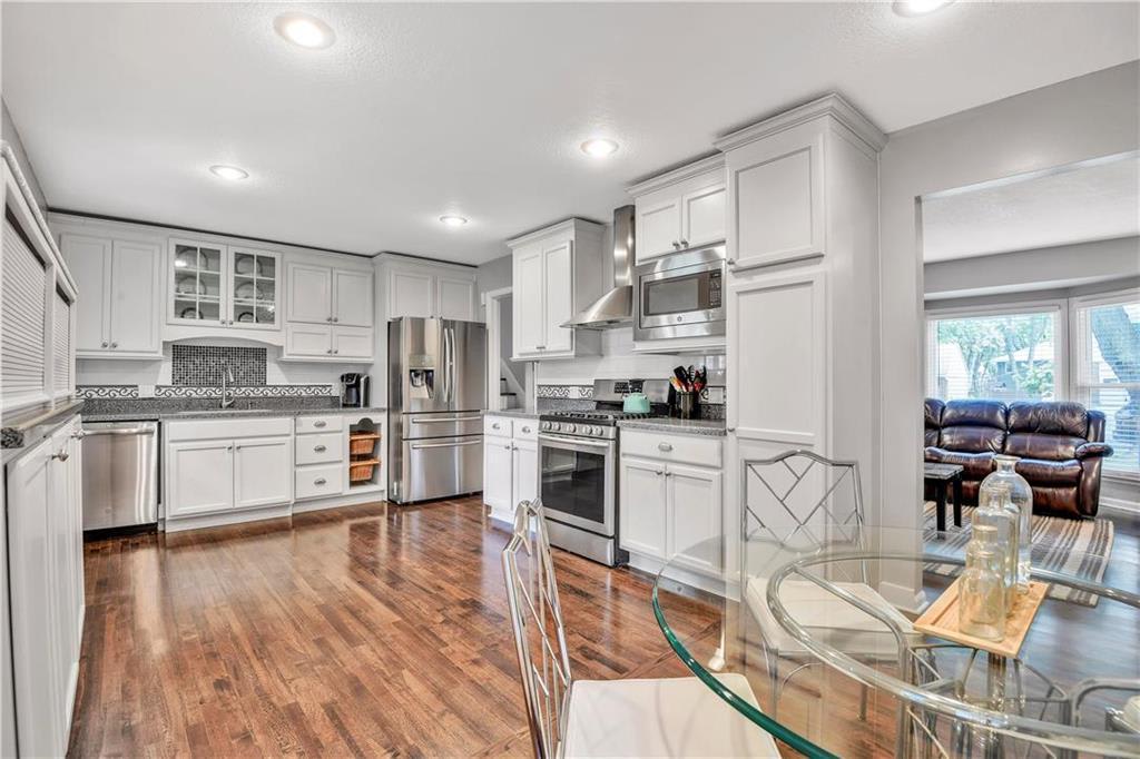 8906 W 97th Street
