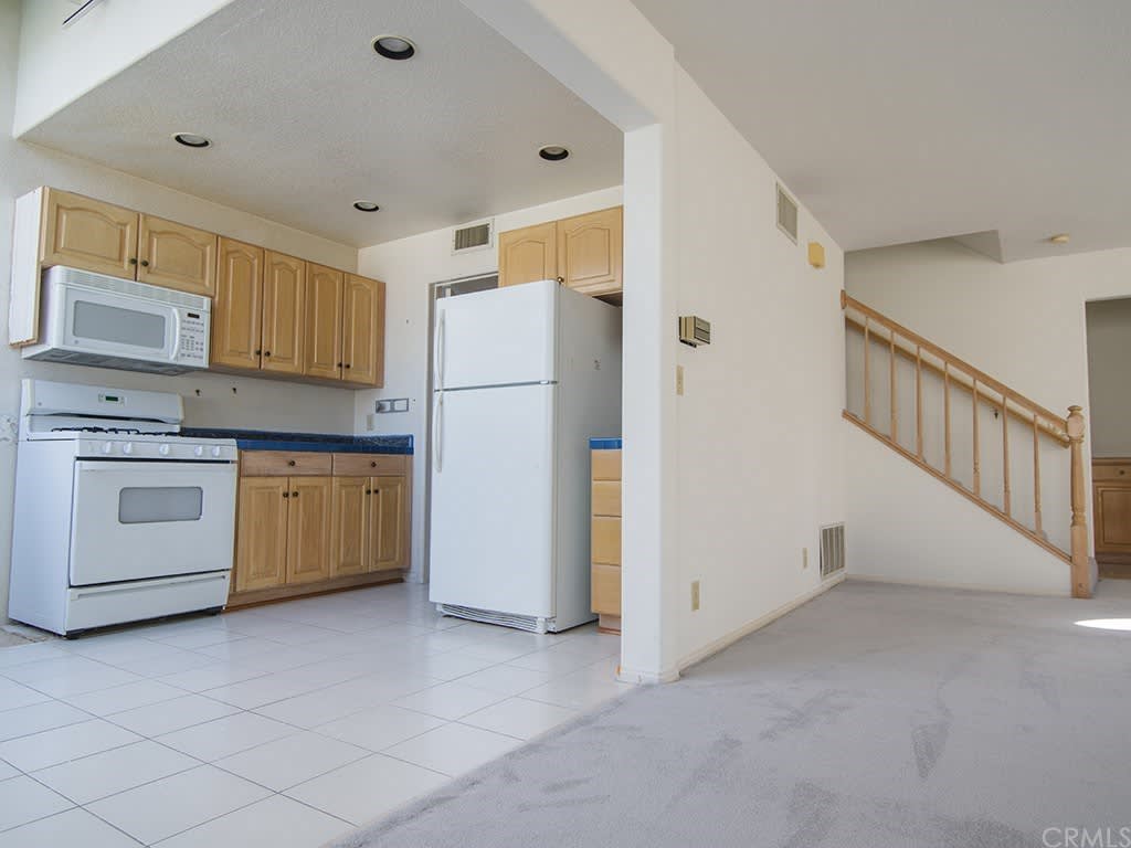 319 Narcissus Ave