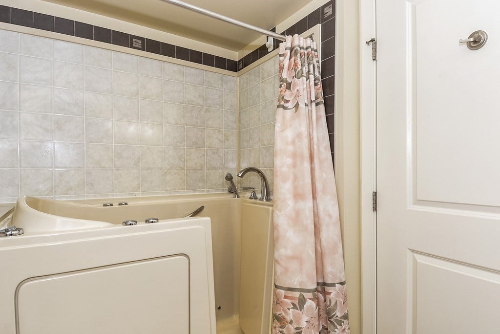 413-2511 King George Blvd