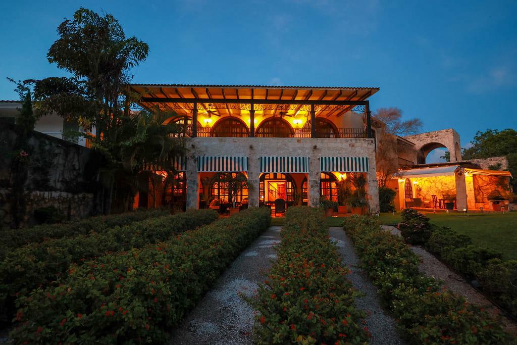 Luxury Villa for Sale Mexican Style in Puerto Aventuras/ Garden Facade 