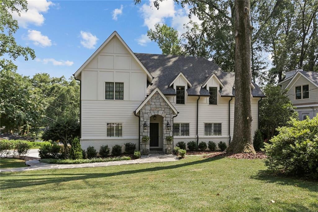 333 Meadowbrook Dr NE