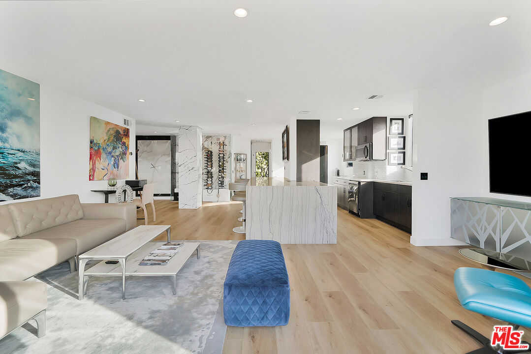 100 S DOHENY DR Apt 405