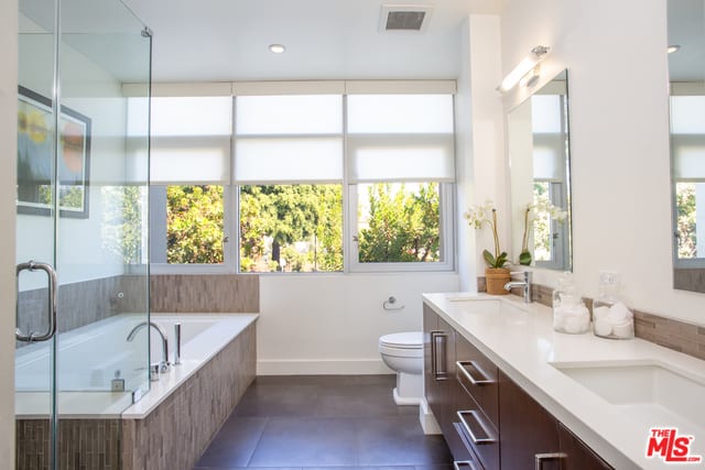 125 Pacific St #3