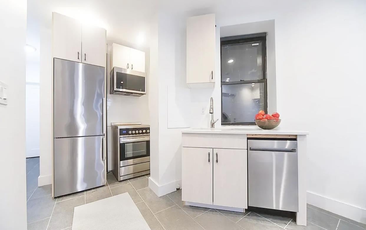 615.5 Hudson Street, Apt 16