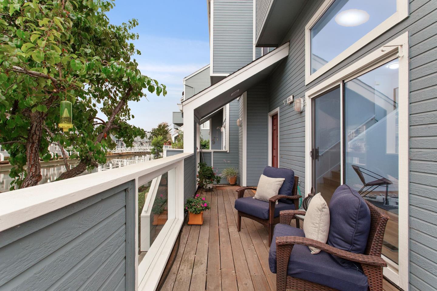 844 Portwalk Pl