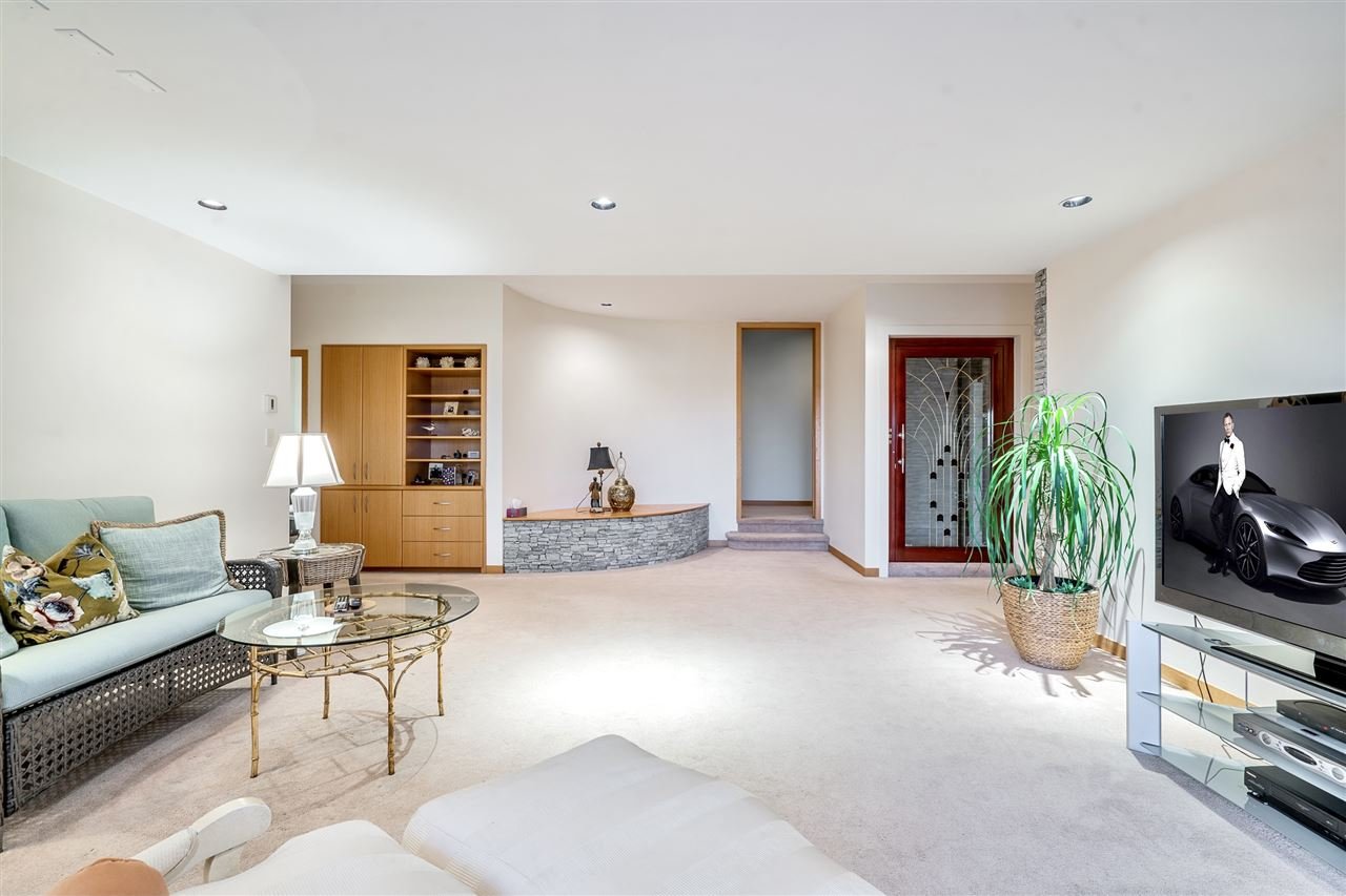 2536 Westhill Dr
