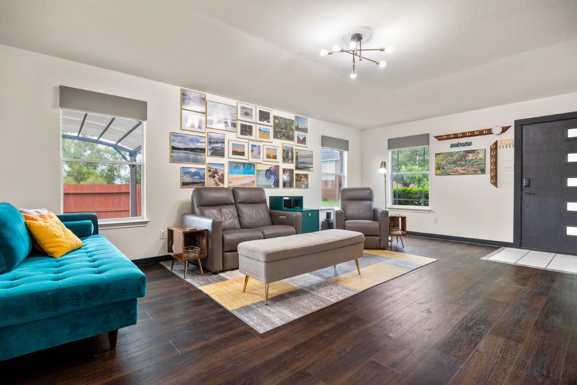 107 Western Cv