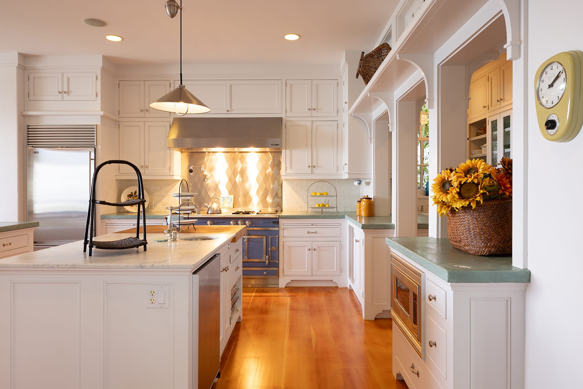 Luxurious Oceanfront Living - 106 Livermore Avenue