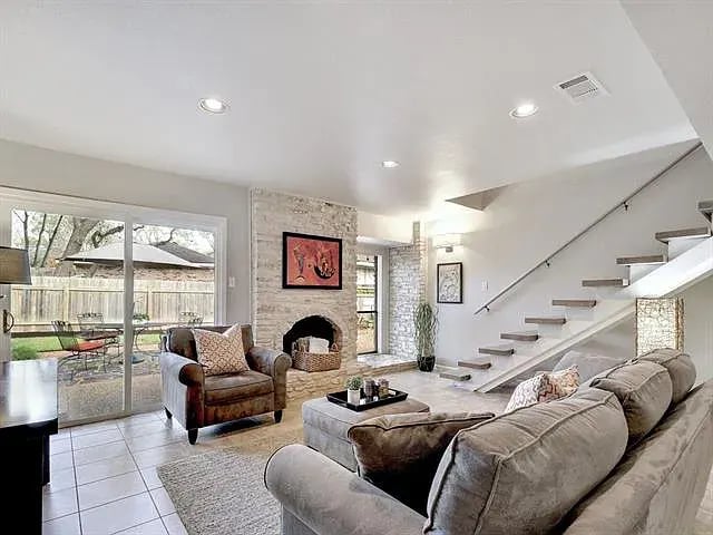 4602 Fieldstone Dr