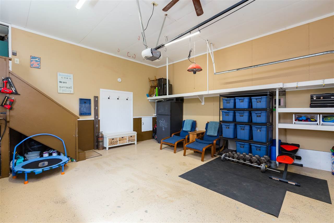 21588 95 Ave