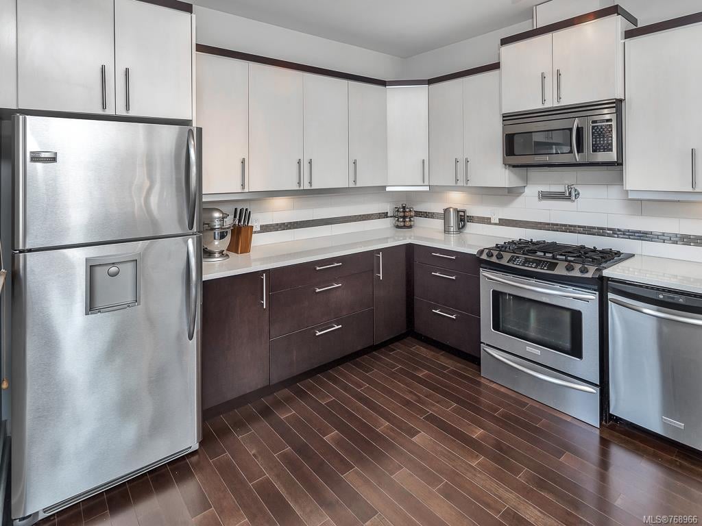 8-440 Parry St