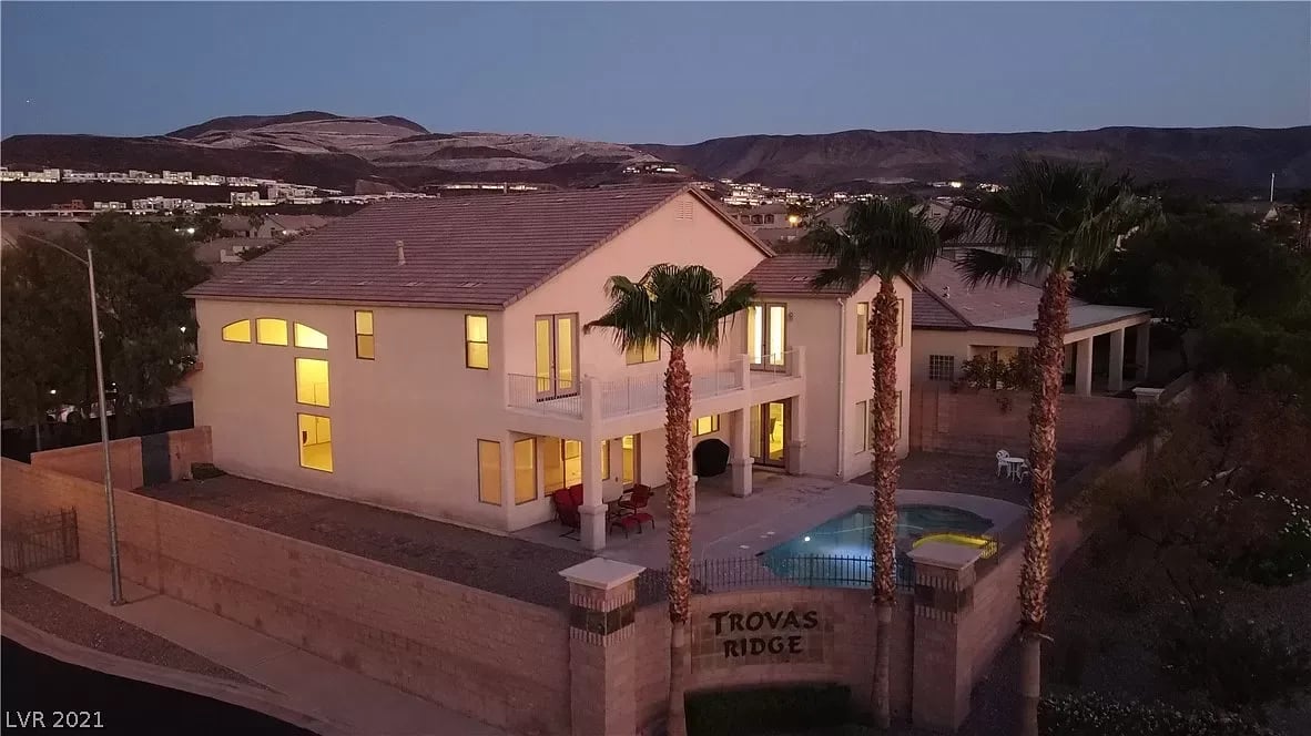 255 Calle Palacio St