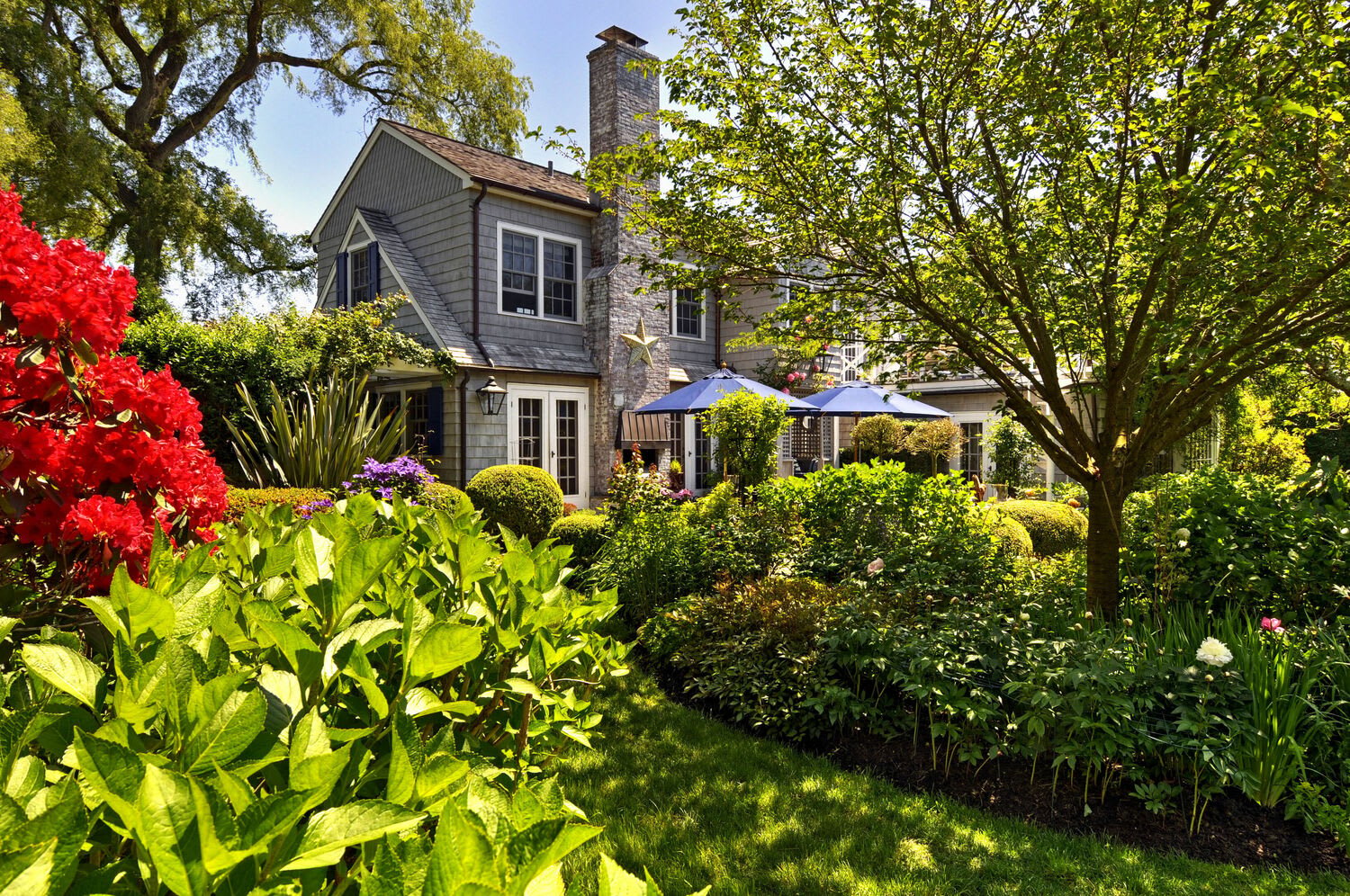 Secluded Summer Compound in Water Mill South