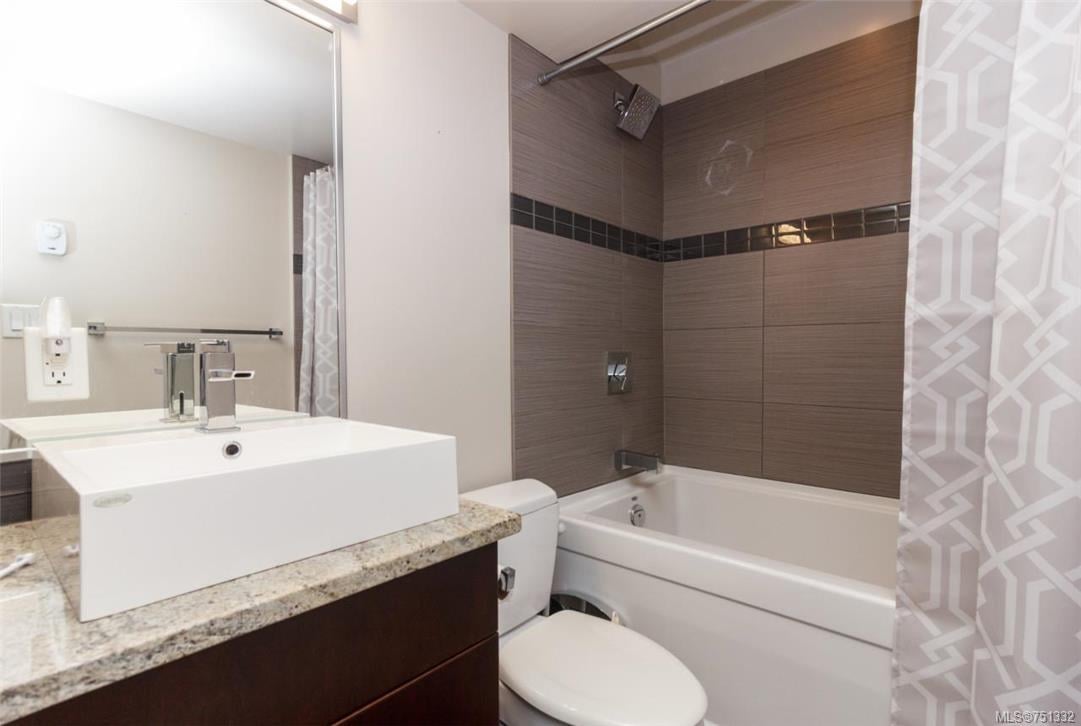 302-1121 Fort St, Victoria