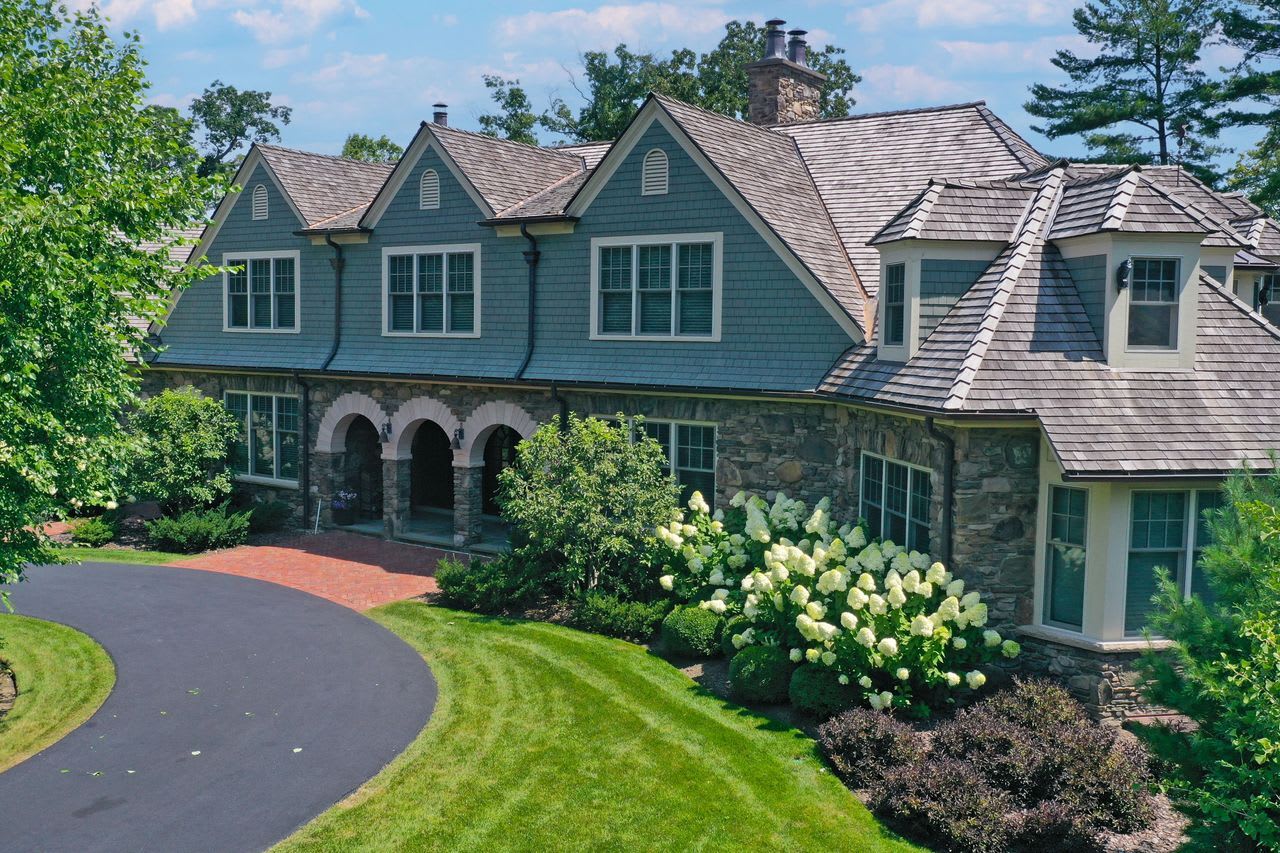 'Rockland' the Exquisite Lakefront Estate