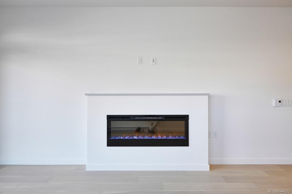 207-7162 W Saanich Rd