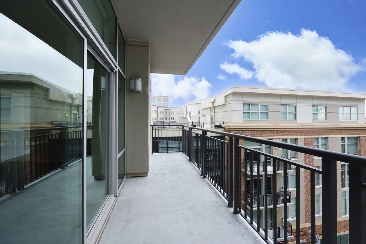 140 W Franklin St #514